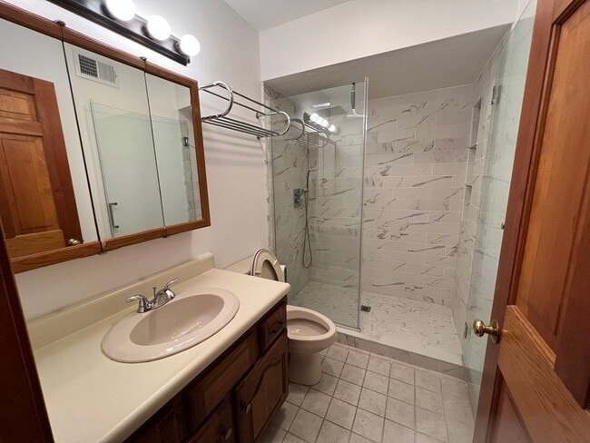 Building Photo - 162 Quincy Shore Dr