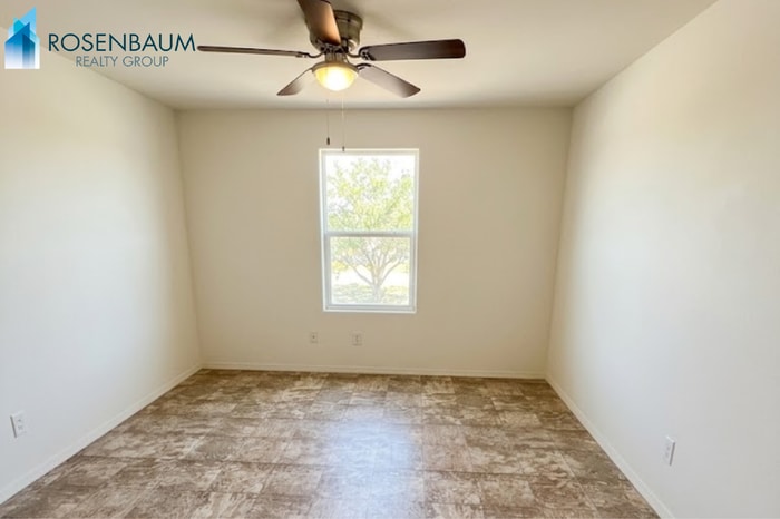 Building Photo - 1353 W Pima Ave