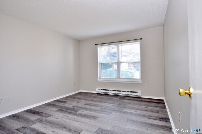 Building Photo - 71 Wellington Dr