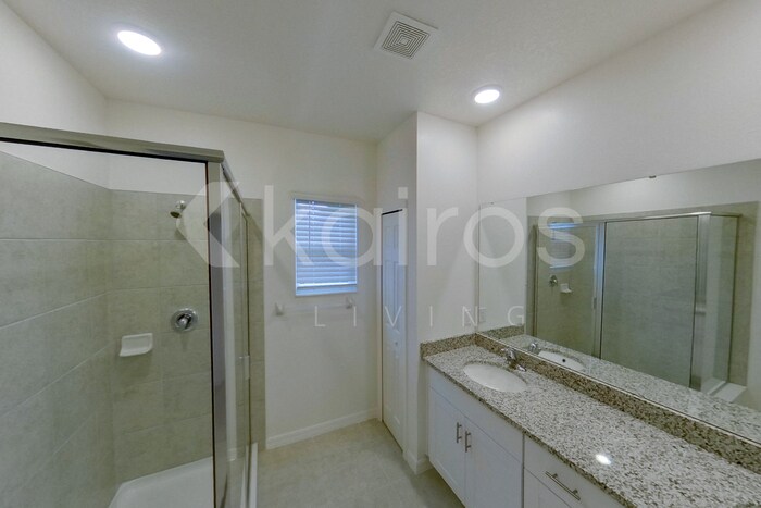 Building Photo - 4401 Paraglider Pl