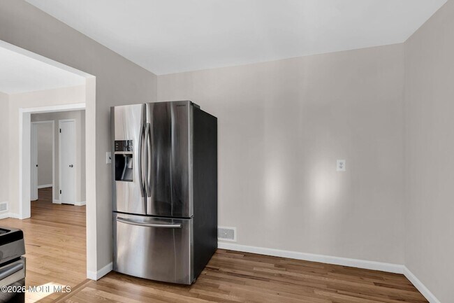 Building Photo - 7 Klein St