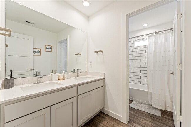 Building Photo - 10212 Prairie Creek Ln