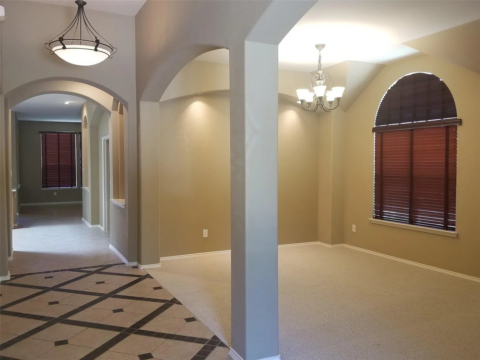 Building Photo - 9208 Sterling Gate Dr