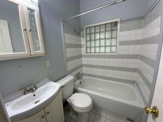 Building Photo - 411 N Beard St