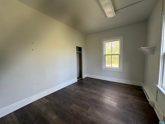 Building Photo - 4633 Garth Rd