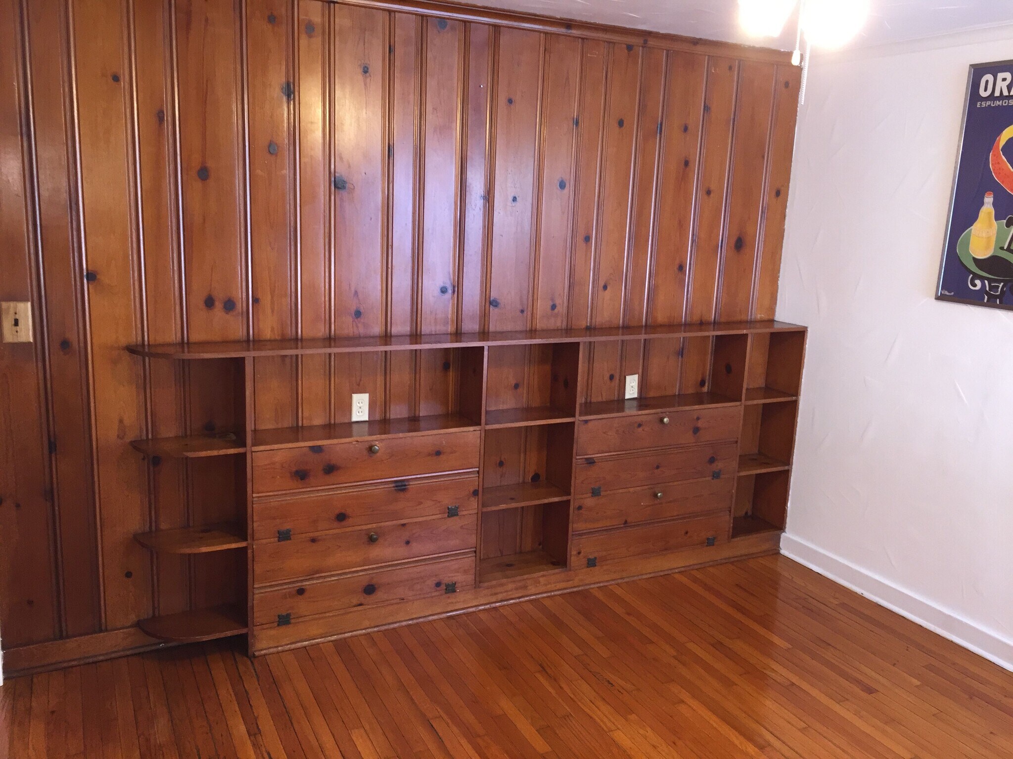 Building Photo - 908 Columbia Ave