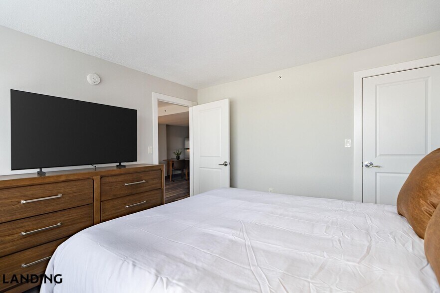 Building Photo - 50 Morgan St N