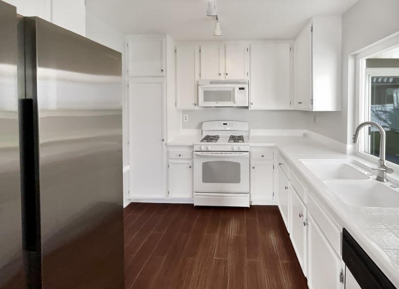 Building Photo - 12362 Highgate Ave