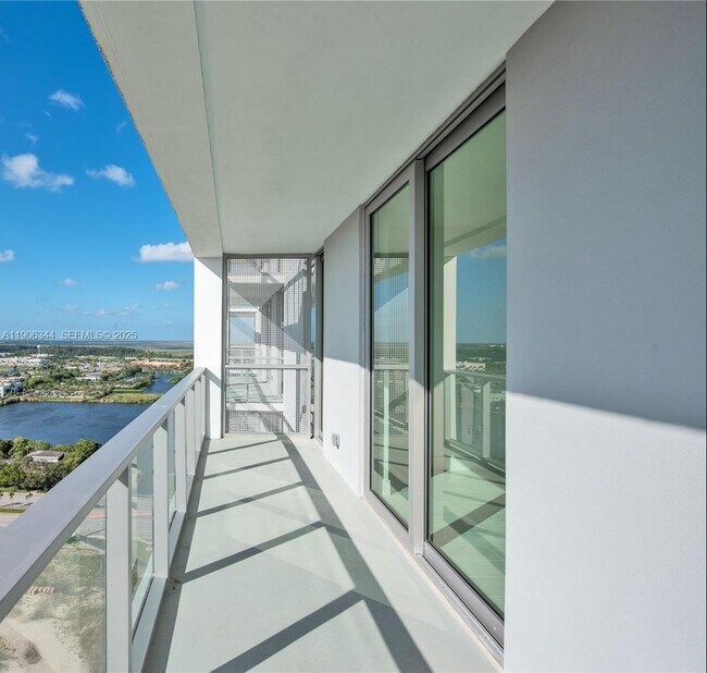 Building Photo - 2000 Metropica Wy