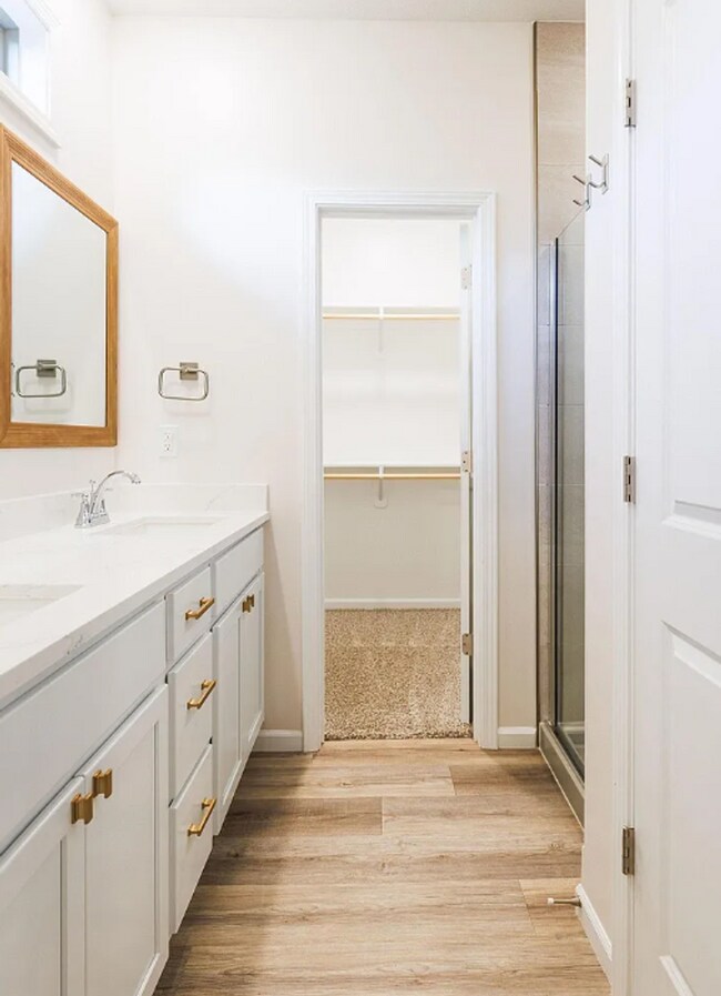 Building Photo - Don't miss out on this beautiful home!