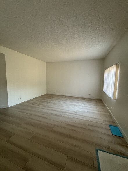 Building Photo - 1133 N Ardmore Ave