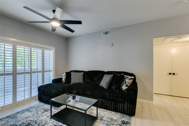 Building Photo - 7255 W Sunset Rd