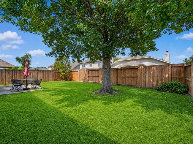 Building Photo - 6114 Menor Crest Dr