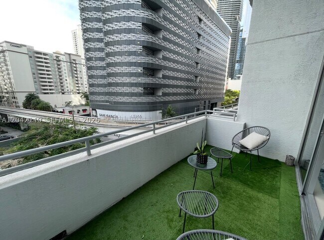 Building Photo - 1050 Brickell Ave