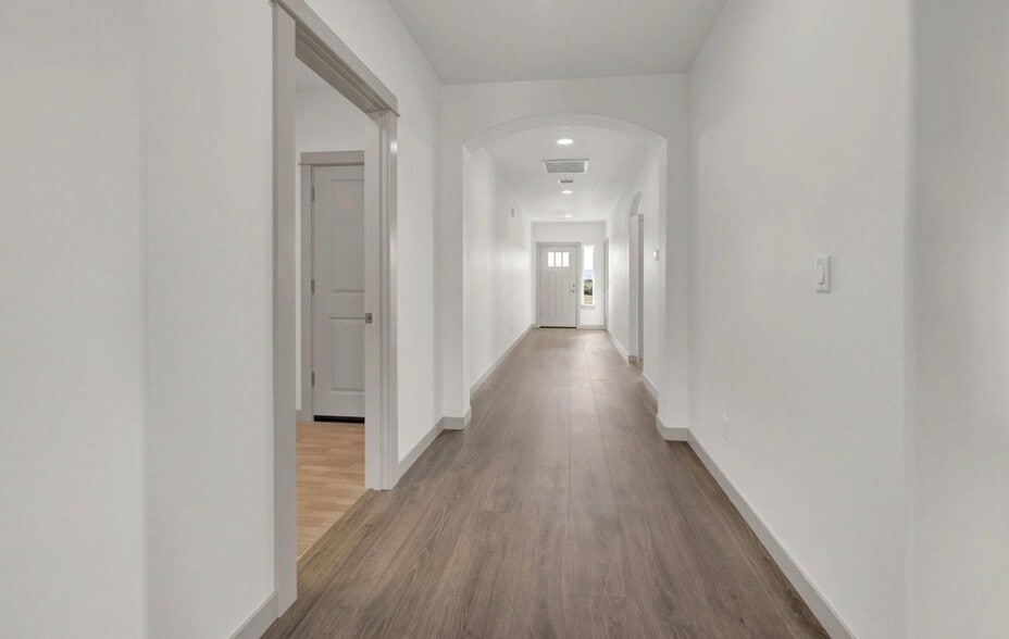 Building Photo - 5645 Magnificence Wy