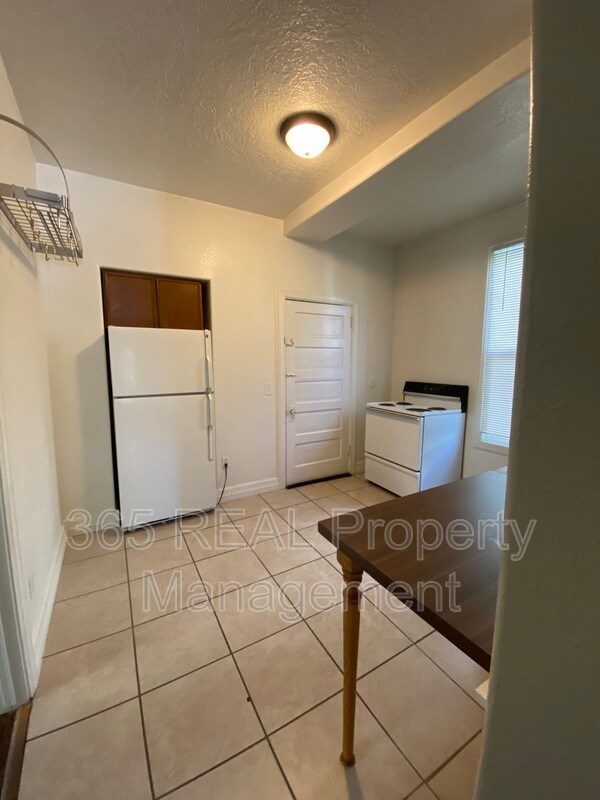 Building Photo - 1431 11 Street, Unit A