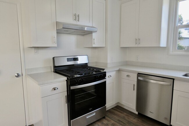Building Photo - 52 Oakmont Dr