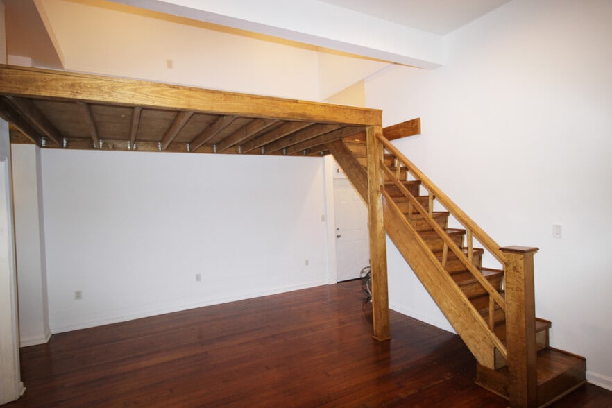 Building Photo - 7620 Freret St