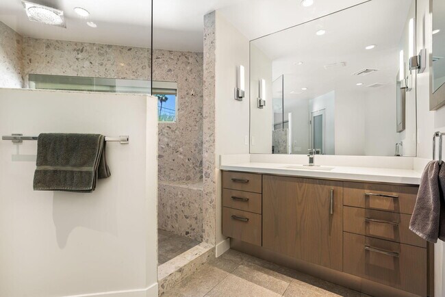 Building Photo - 1155 E Paseo El Mirador