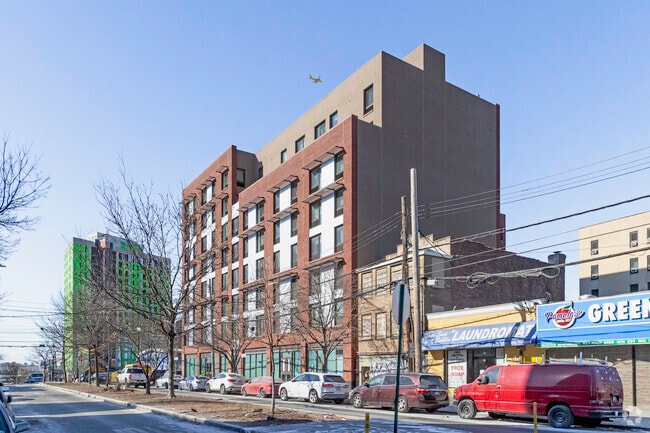 Building Photo - 700 Manida