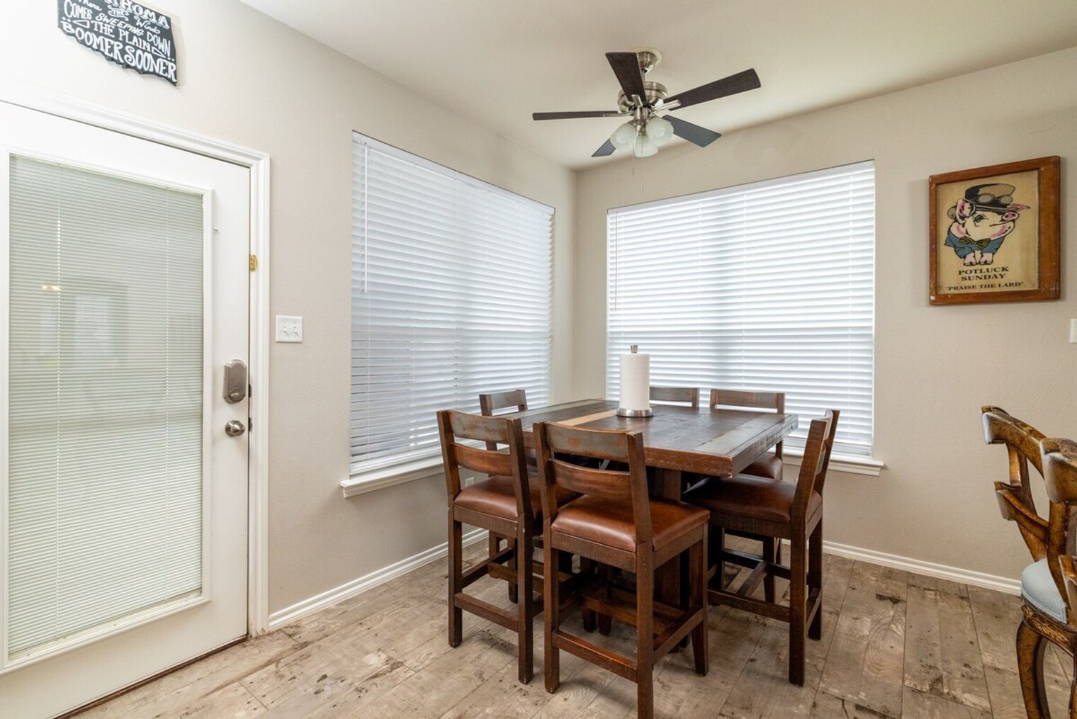 Building Photo - 8733 Shadow Trace Dr