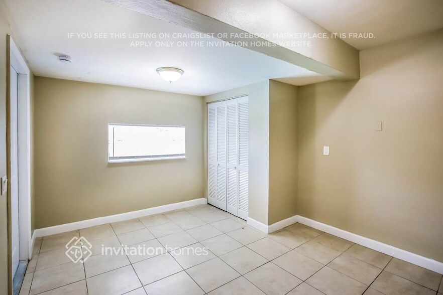 Building Photo - 1810 N 47th Ave