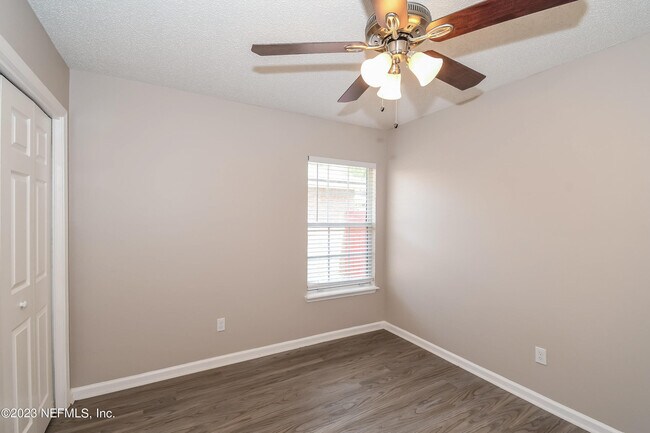 Building Photo - 1693 Spring Branch Dr W