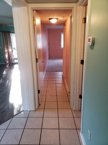 Building Photo - 4015 Fairway Dr