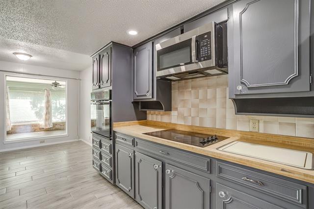 Building Photo - 1225 Crestwood Dr