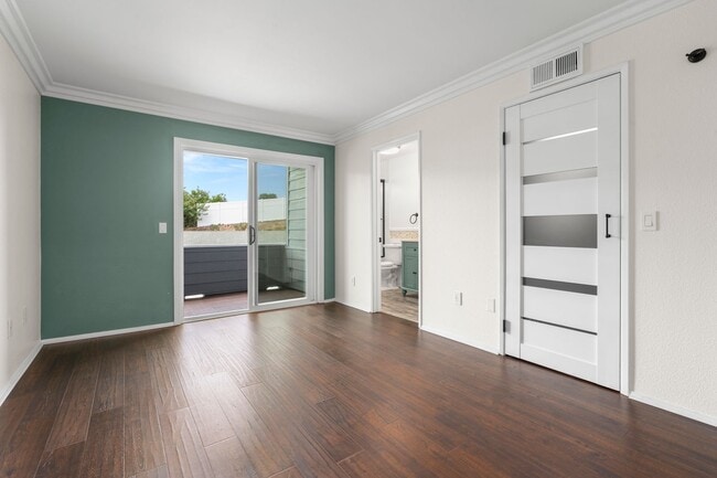 Building Photo - MOVE IN SPECIAL- $500 off First Months Ren...