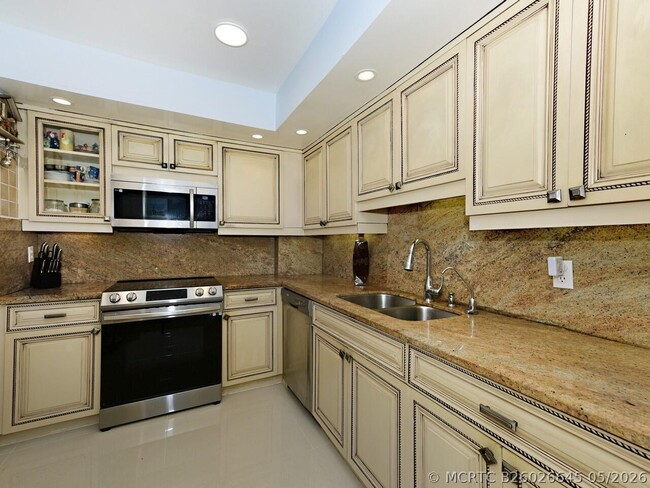 Building Photo - 3450 S Ocean Blvd