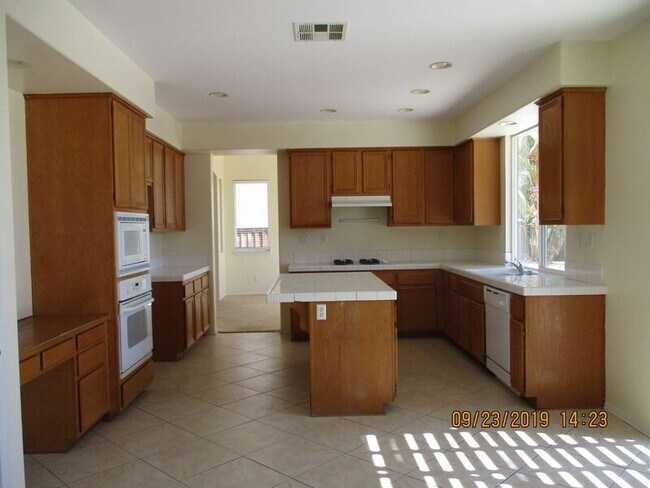 Building Photo - 31419 Orchard Ln