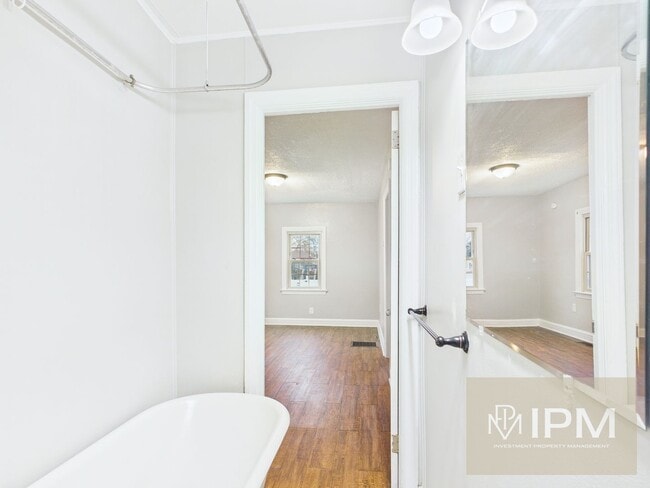 Building Photo - Charming 2 Bed, 1 Bath Home in York, Pa!