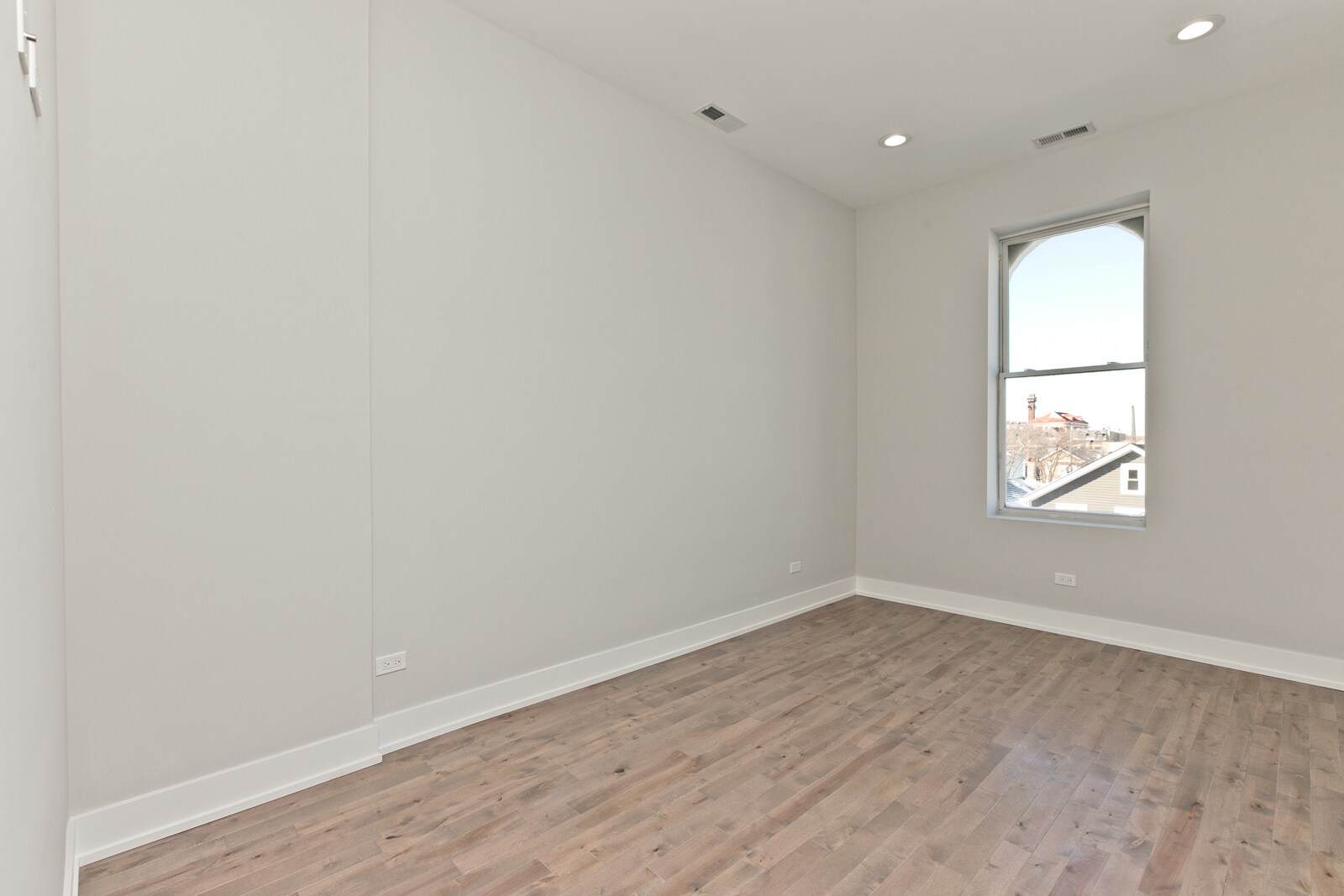 Building Photo - 1926 S May St