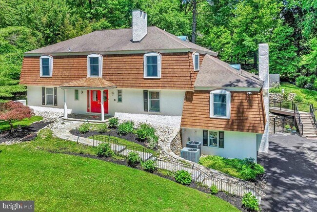 Building Photo - 482 Gypsy Ln