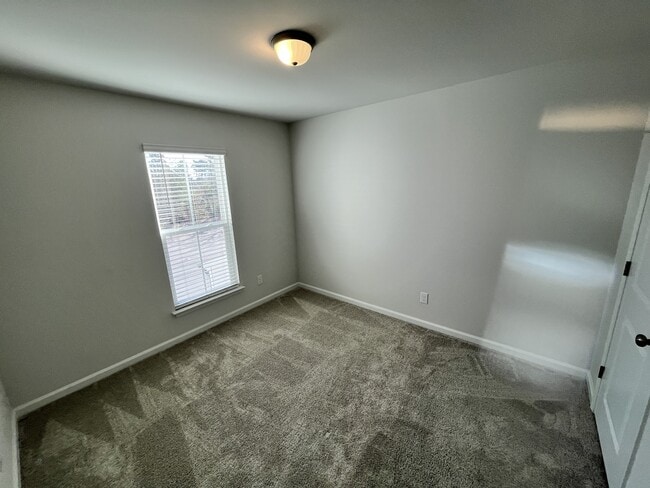 Building Photo - 922 Lampton Ct