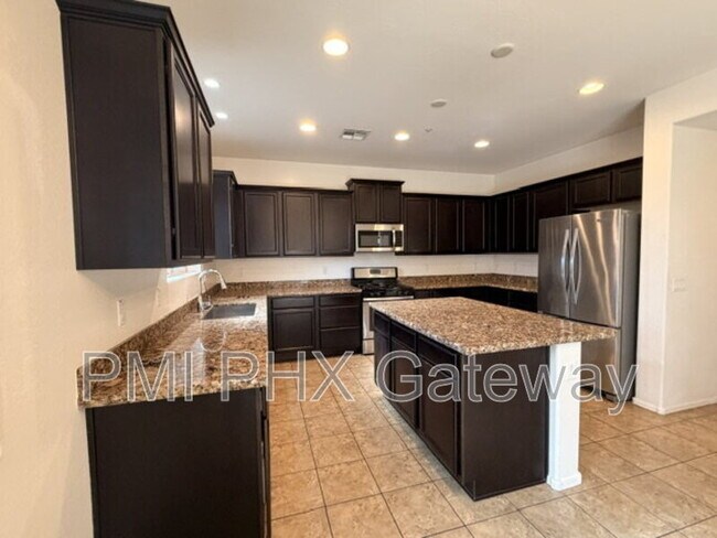 Building Photo - 5169 S Moccasin Trail