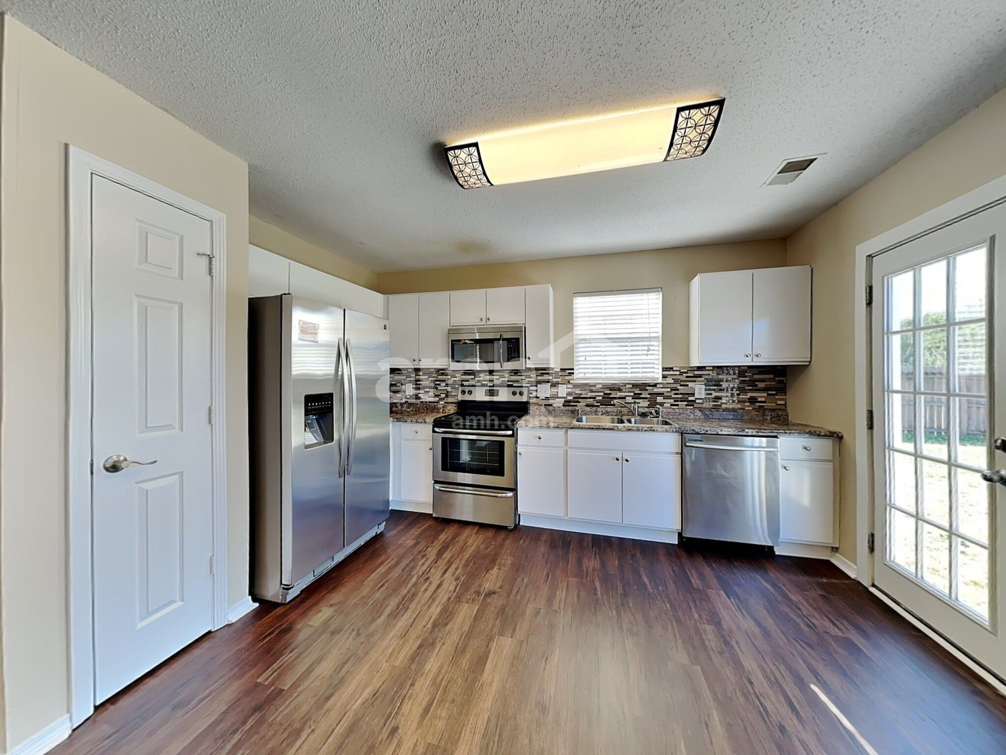 Building Photo - 8 Martins Hollow Ln