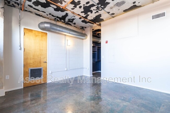 Building Photo - 116 S Gay St