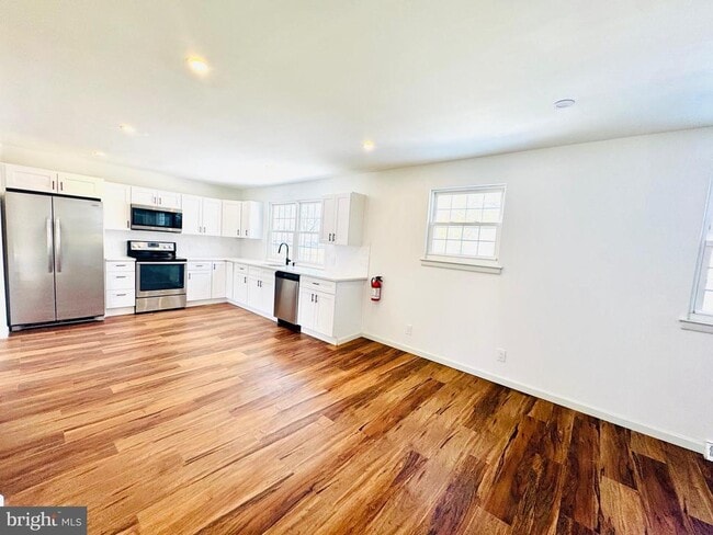 Building Photo - 220 Somerdale Rd