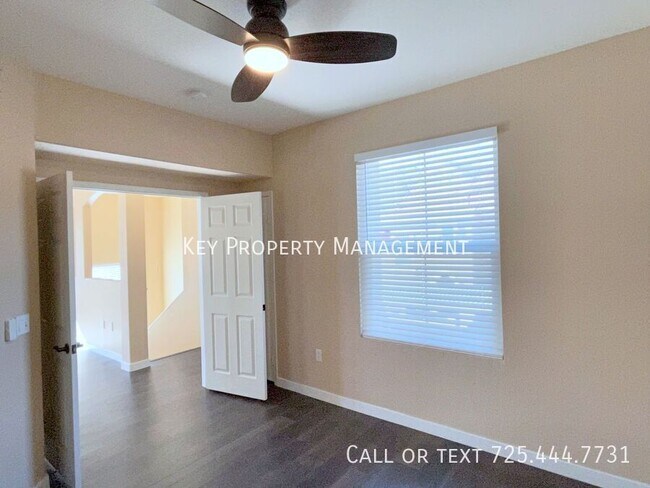 Building Photo - GORGEOUS REMODELED 2 BEDROOM TOWNHOME IN C...