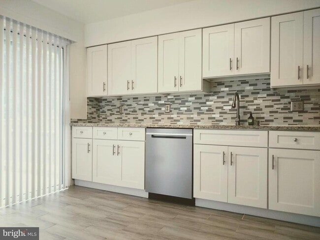 Building Photo - 173 Lazy Hollow Dr