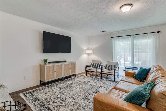 Building Photo - 6022 Highcrest Dr