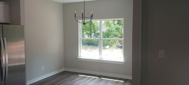 Building Photo - 306 Kennesaw Ave