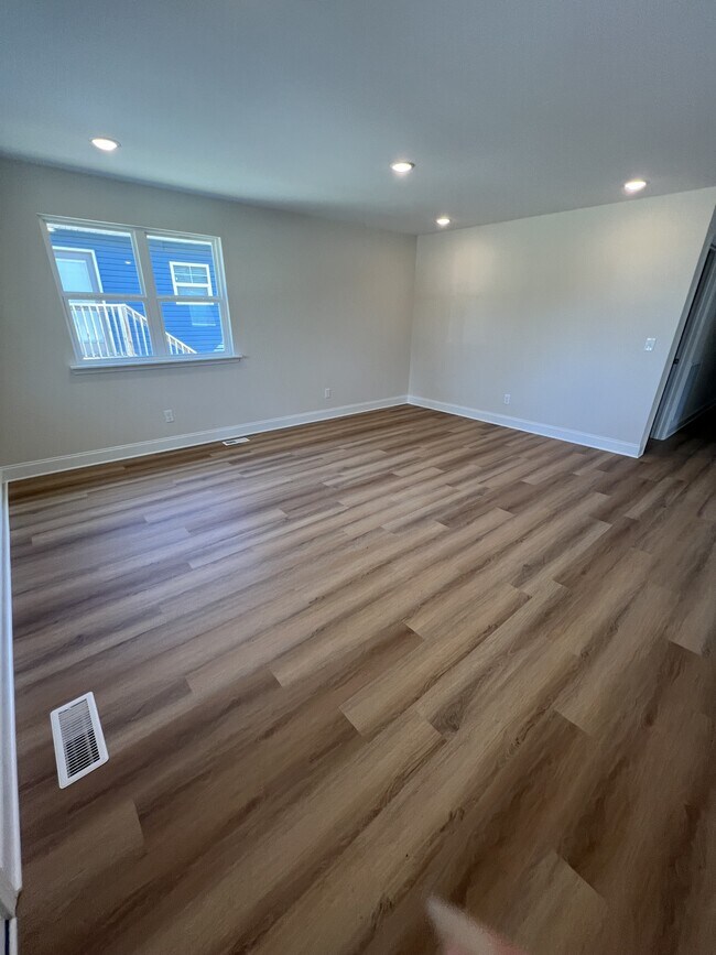 Building Photo - 1310 E 36th St