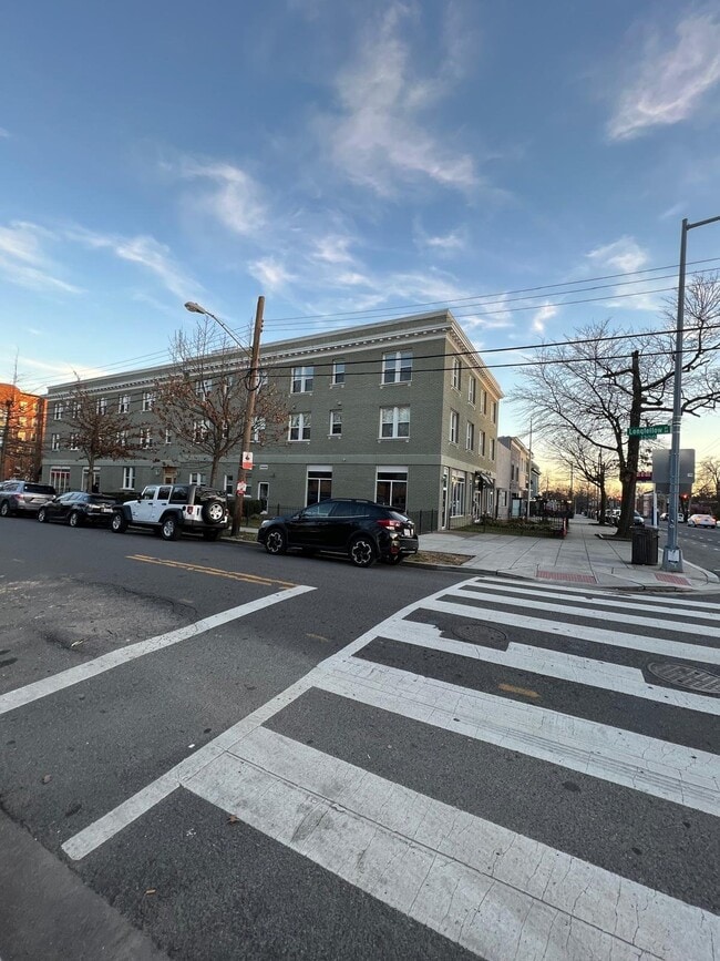Building Photo - 1352 Longfellow St NW