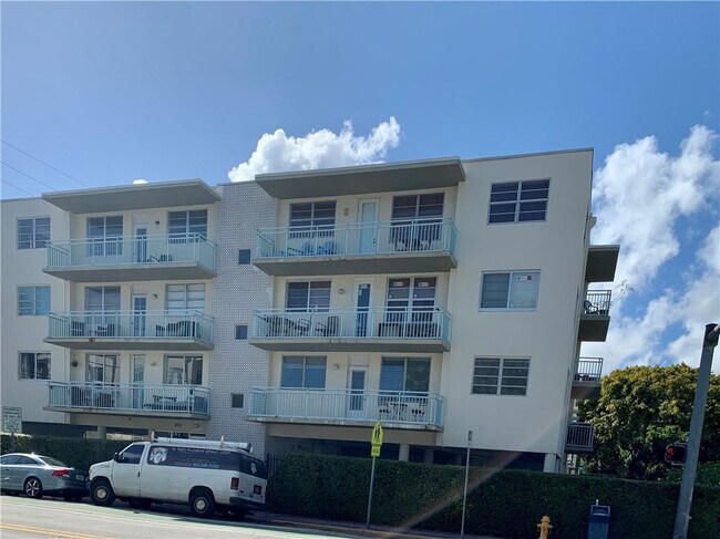 Building Photo - 1480 Euclid Ave