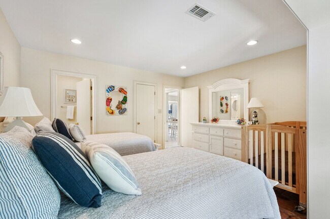 Building Photo - 409 Debordieu Blvd