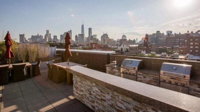 Building Photo - 229 Chrystie St