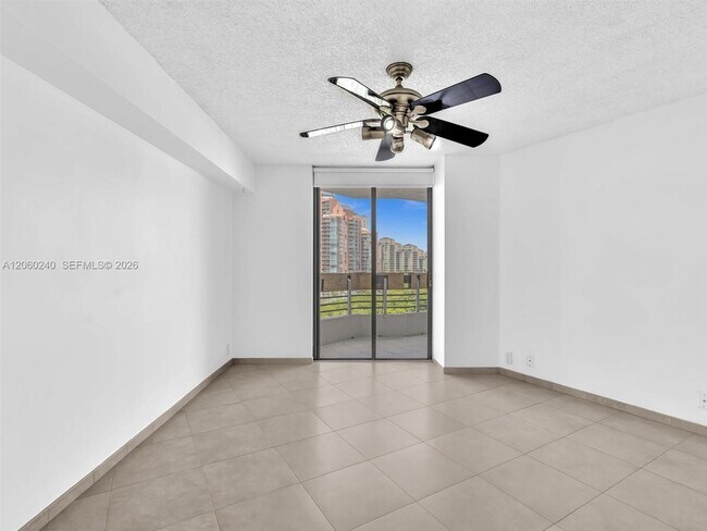 Building Photo - 3530 Mystic Pointe Dr